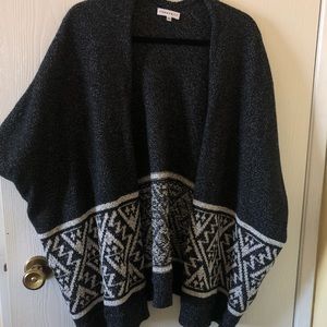 NWOT - Aritzia Community - Ionic Cape - XS/S